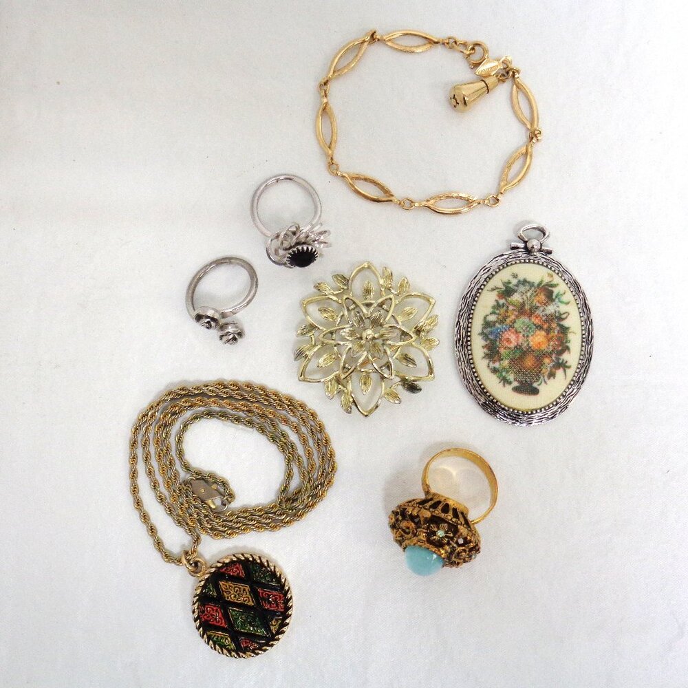 Sarah Coventry Jewelry Lot Rings Pin Brooch Pendant Bracelet Necklace